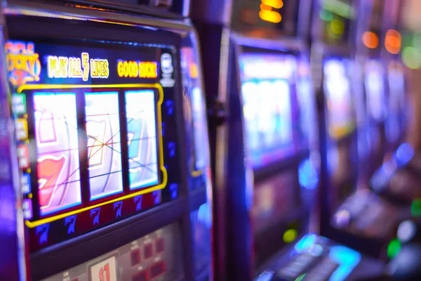 Live football and casino game interface at meteorbet88